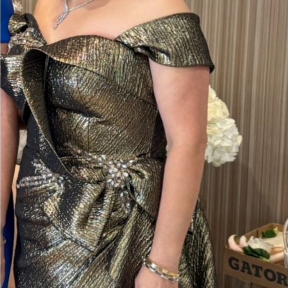 Elegant Off-Shoulder Metallic Mother of the bride dress